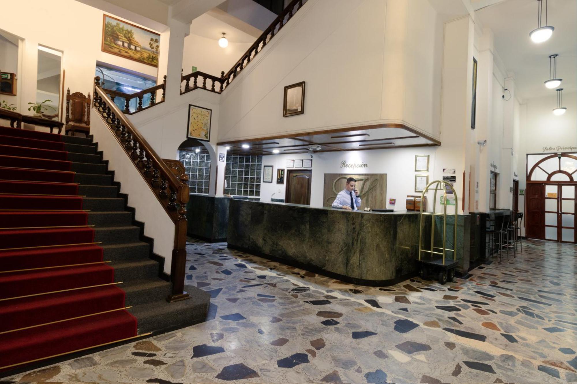 El Gran Hotel De Pereira Buitenkant foto